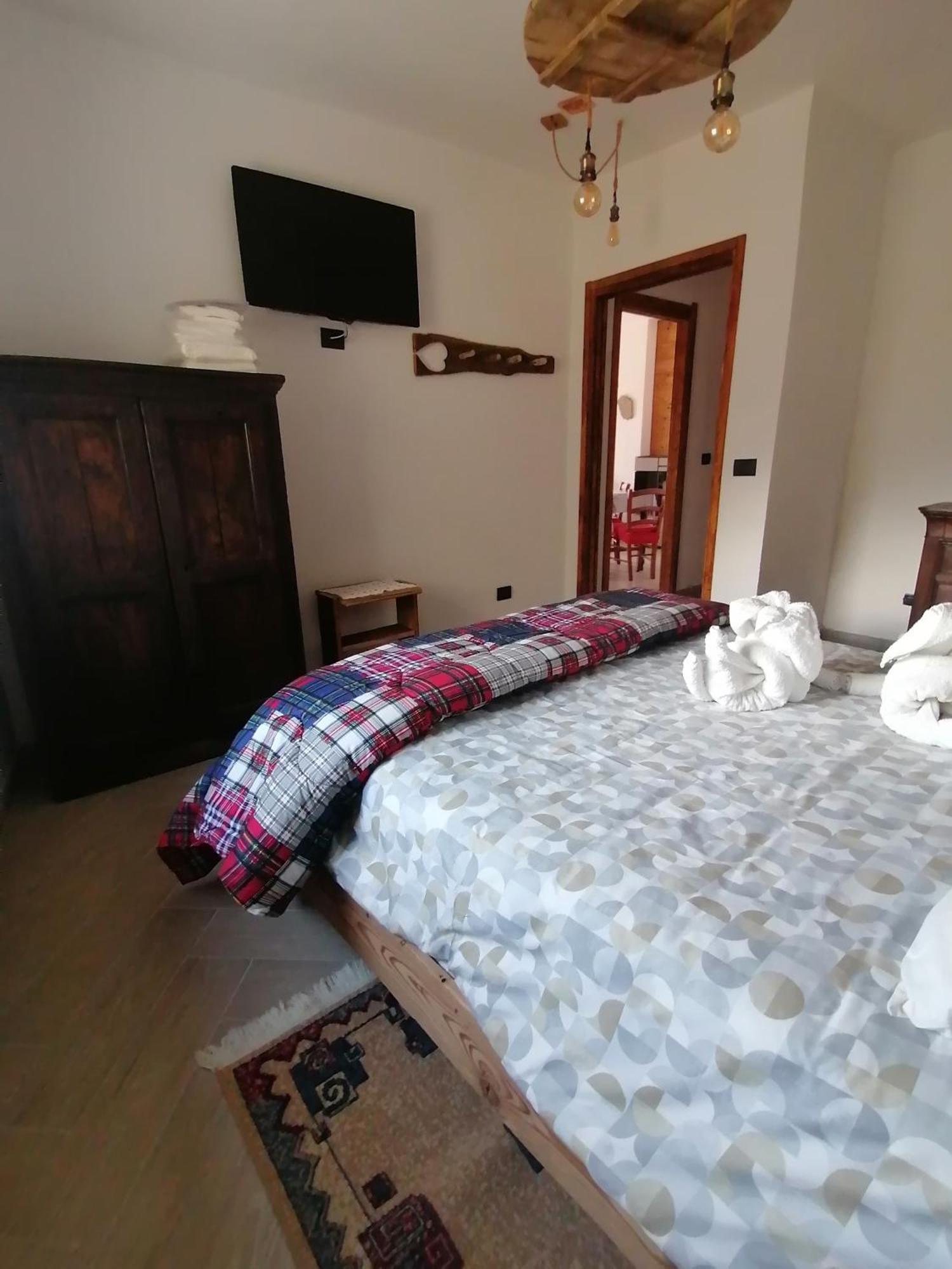 Ca Ad Me Pare Alloggio Con Terrazza Panoramica Moncenisio Bagian luar foto