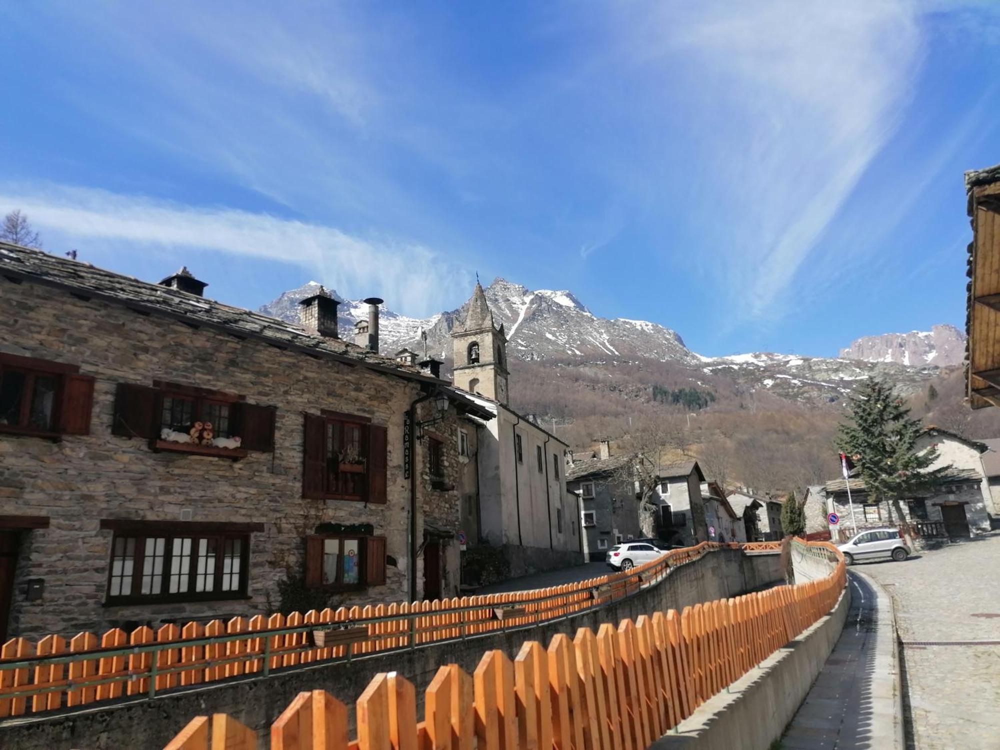Ca Ad Me Pare Alloggio Con Terrazza Panoramica Moncenisio Bagian luar foto
