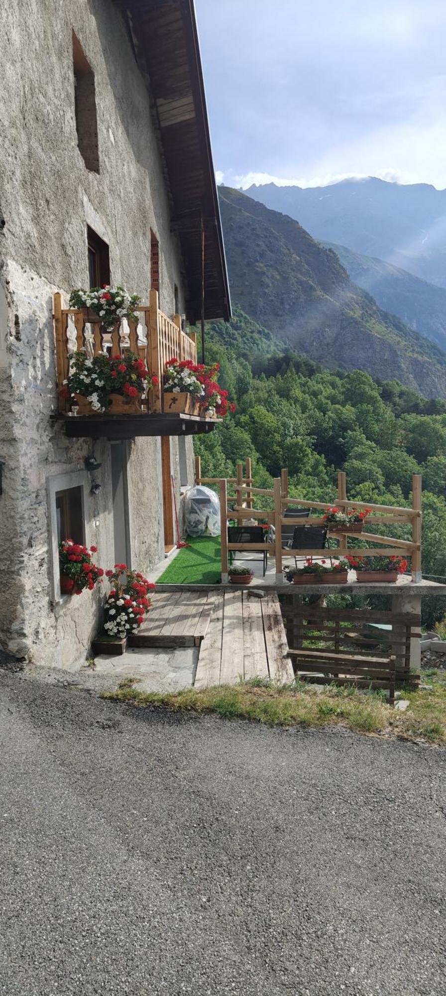 Ca Ad Me Pare Alloggio Con Terrazza Panoramica Moncenisio Bagian luar foto